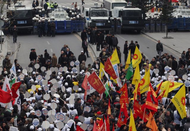 Διαδήλωση κατά της εκπαιδευτικής μεταρρύθμισης Ερντογάν διέλυσε η αστυνομία